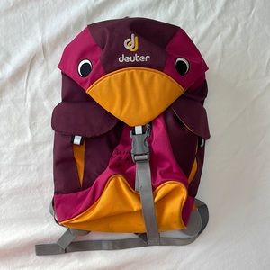Deuters kids hiking/daypack backpack. In great shape. Smoke free home.
